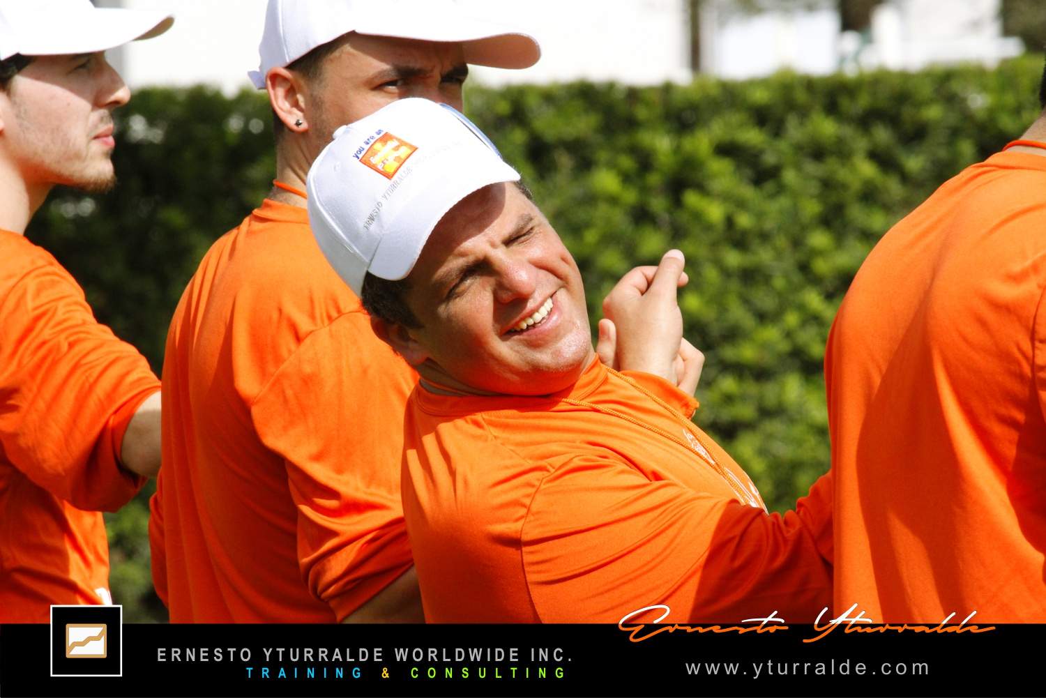 Experiencia de Team Building facilitada por Ernesto Yturralde en Miami, orientada al desarrollo de equipos de trabajo y liderazgo colaborativo