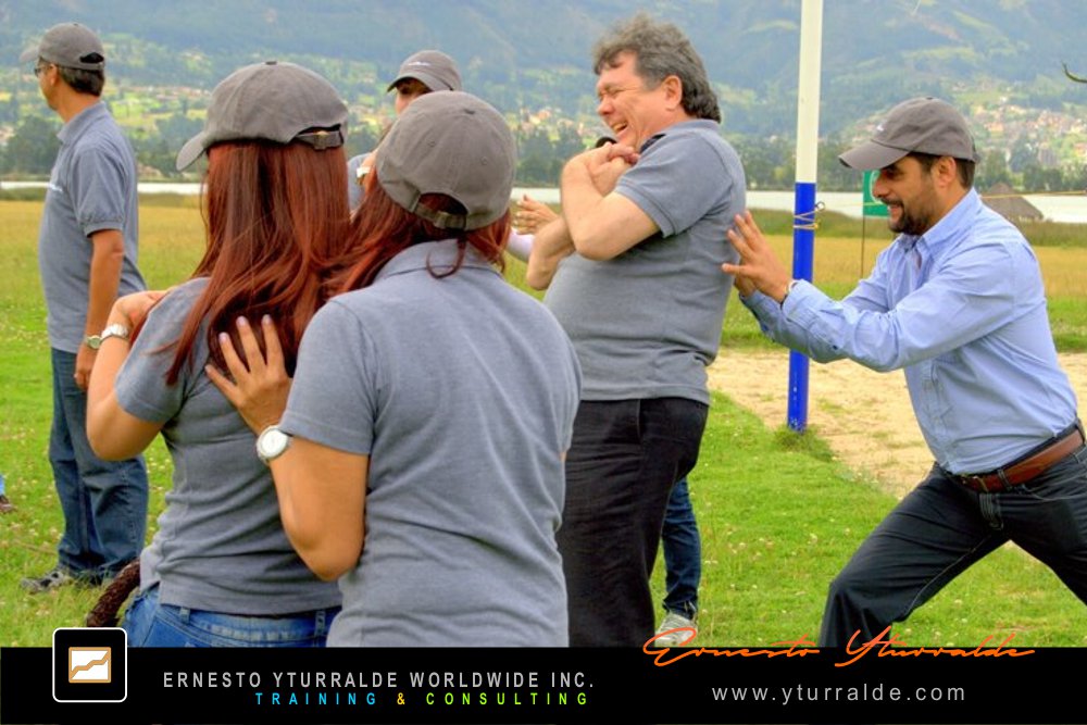 Team Building LATAM | Actividades de integración vivencial con retos colaborativos de cuerdas bajas