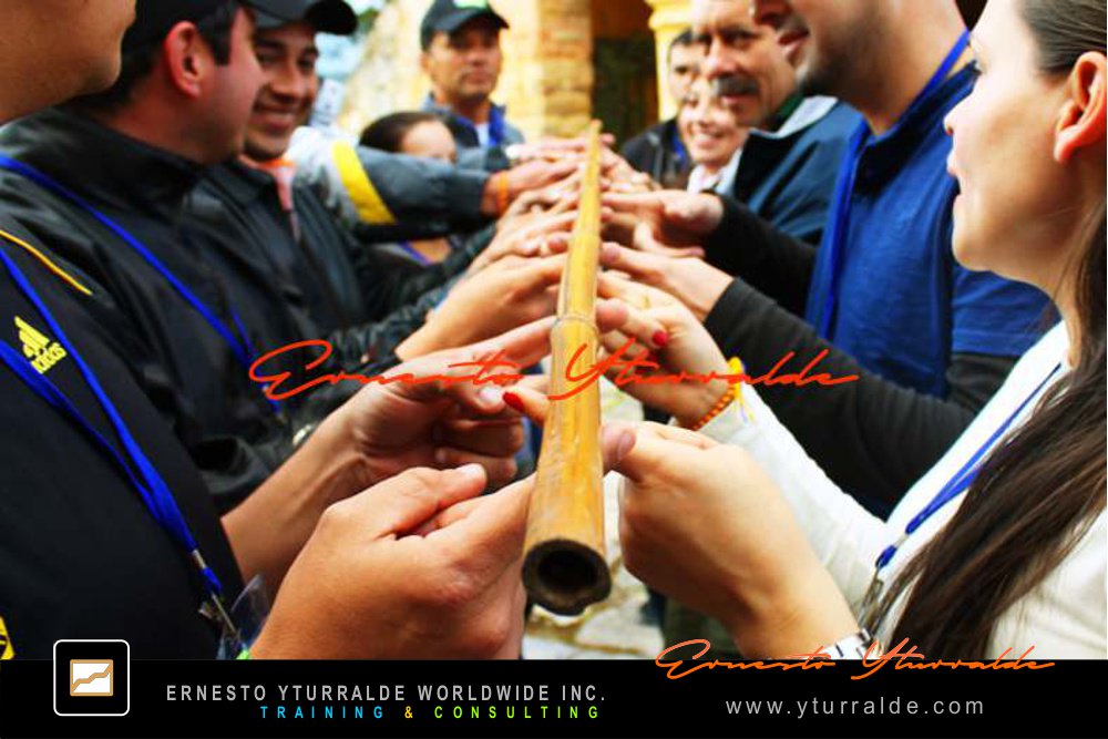 Team Building LATAM | Talleres de Cuerdas Bajas para desarrollar empatía, escucha activa y compromiso
