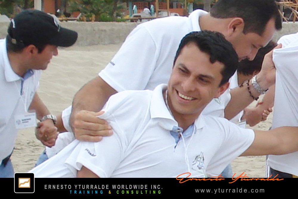 Talleres Experienciales | Team Building LATAM | Integración emocional y confianza a través del Aprendizaje Experiencial