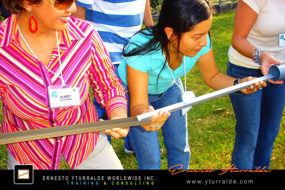 Talleres Experienciales | Team Building LATAM | Actividades lúdicas empresariales con enfoque en confianza y motivación