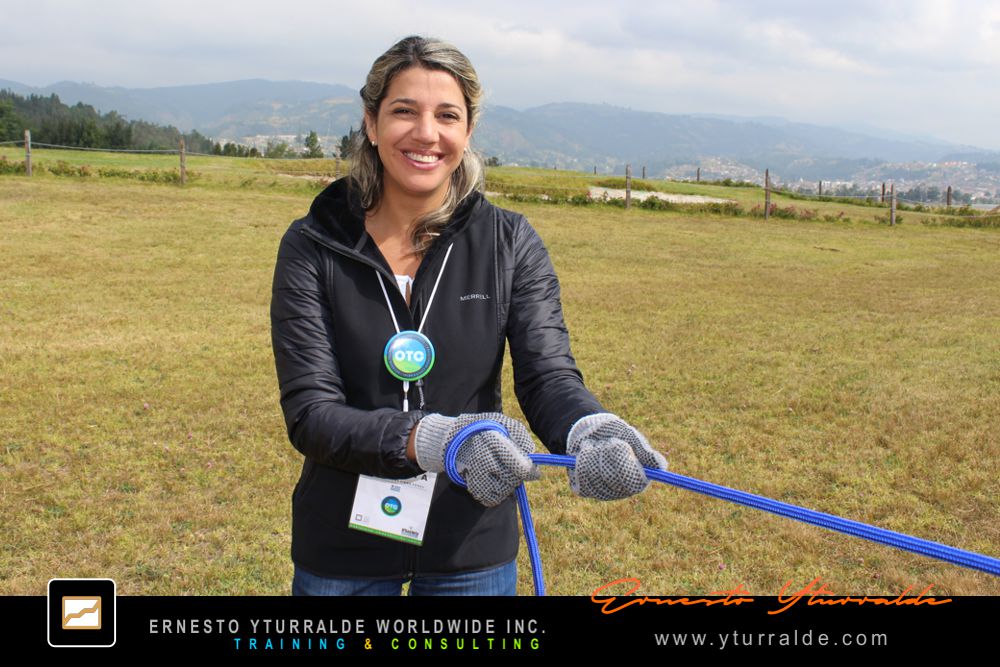 Talleres Experienciales | Team Building LATAM | Outdoor Training en Bogotá con dinámicas de cuerdas para fortalecer equipos y crear conexión auténtica