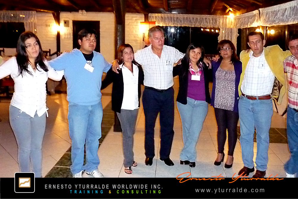 Team Building LATAM | Team Building Empresarial con retos outdoor para equipos de alto desempeño