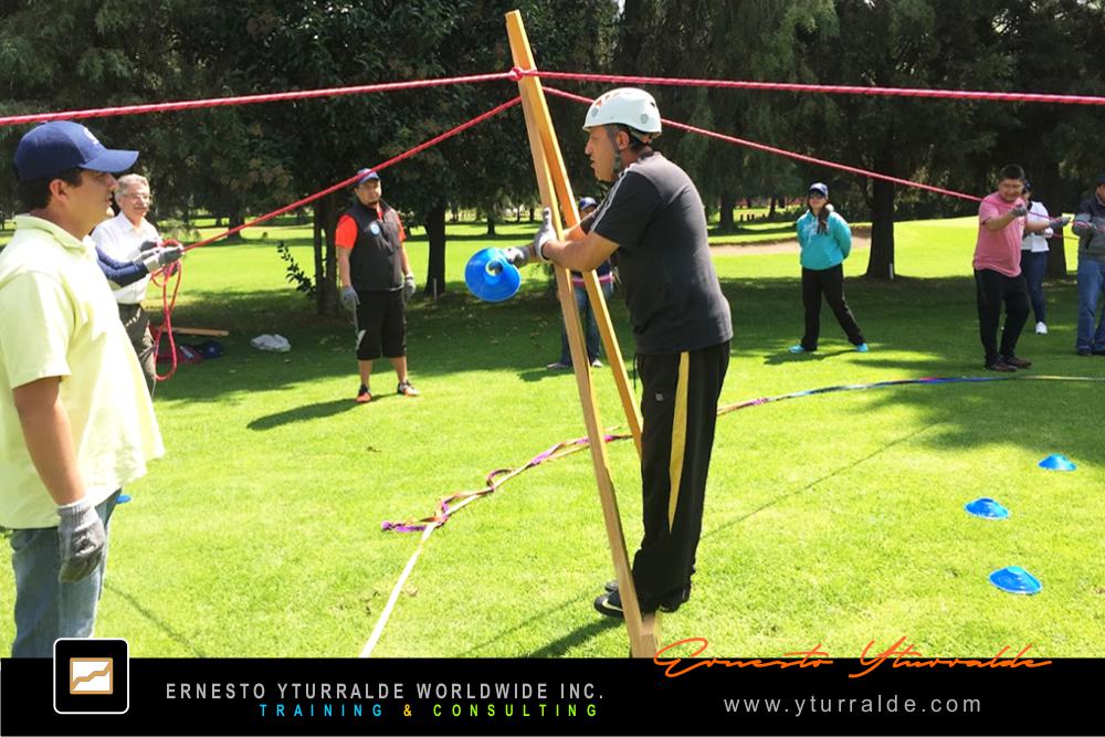 Team Building LATAM | Taller de Trabajo en Equipo para Empresas que buscan alto desempeño
