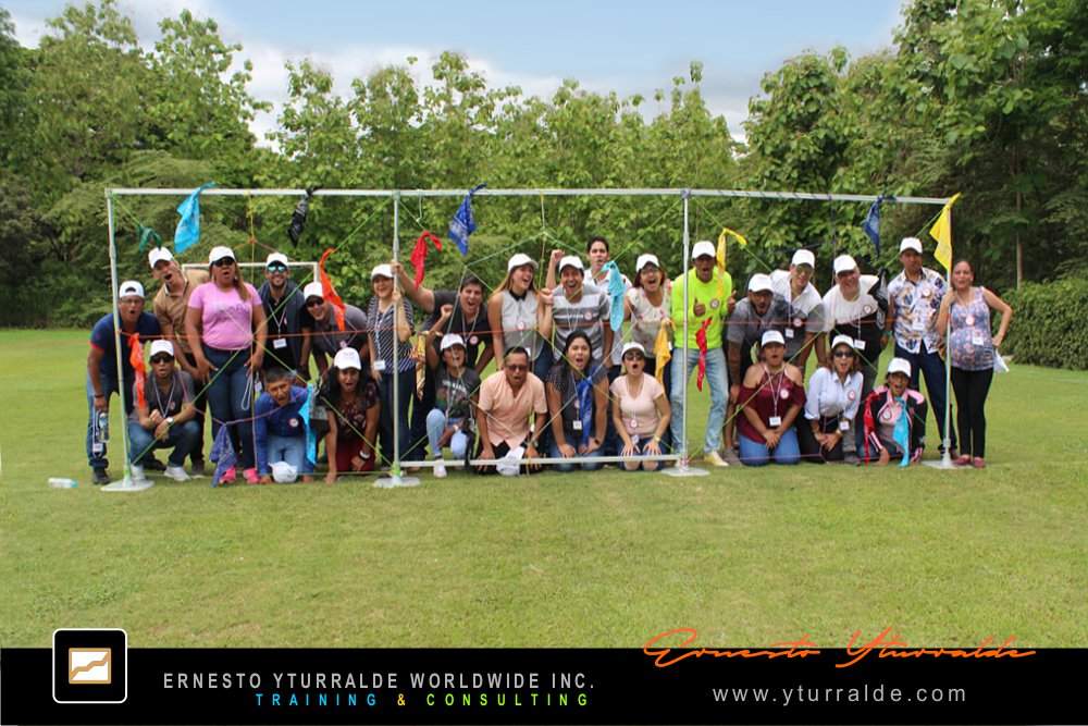 Talleres Experienciales | Team Building LATAM | Taller de Trabajo en Equipo para Empresas con visión colaborativa