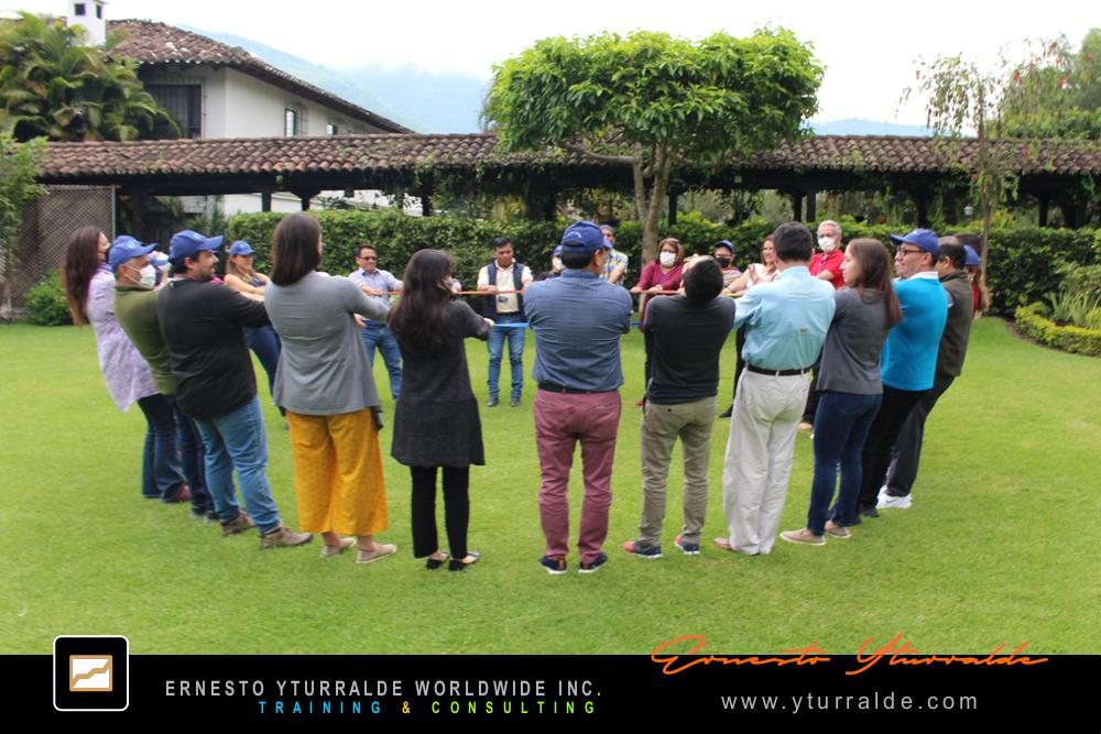 Talleres Experienciales | Team Building LATAM | Entrenamiento colaborativo enfocado en liderazgo y resolución de conflictos